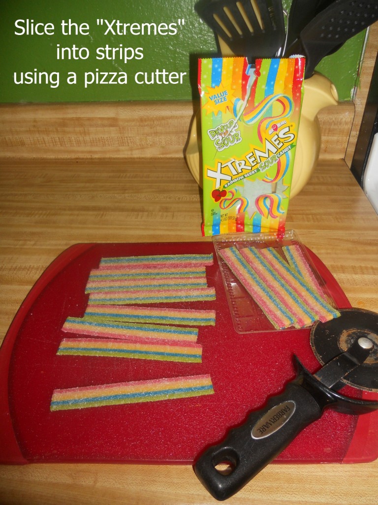 How to cut Xtremes for the Graduations Cap Cupcakes for Graduation Theme Party Treats